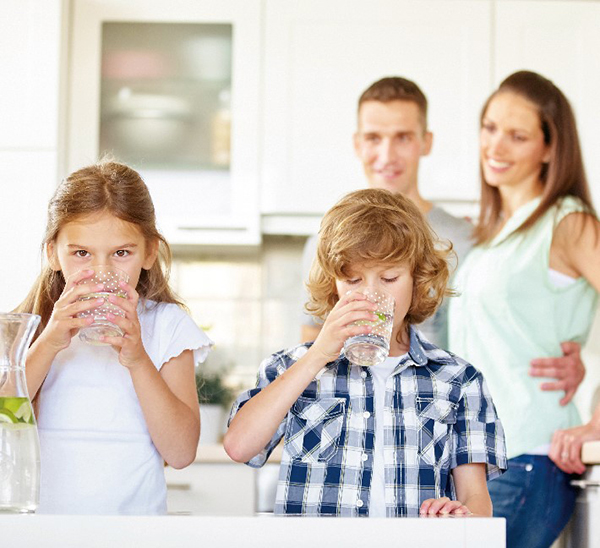 5 lợi ích bất ngờ của nước ion kiềm với sức khỏe
